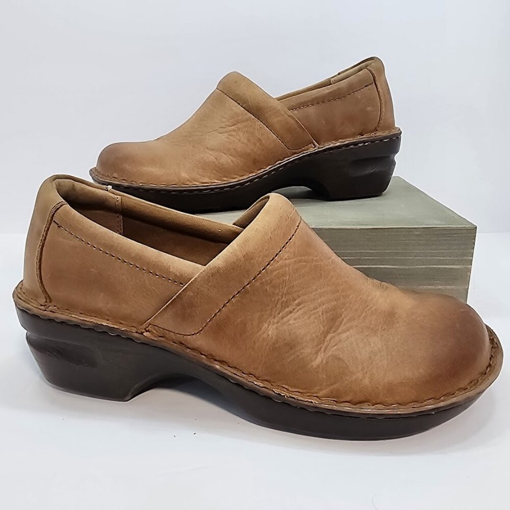 B.O.C Women's Peggy Burnished Hand Finished Oiled Leather Slip-on Clogs Size 9.5